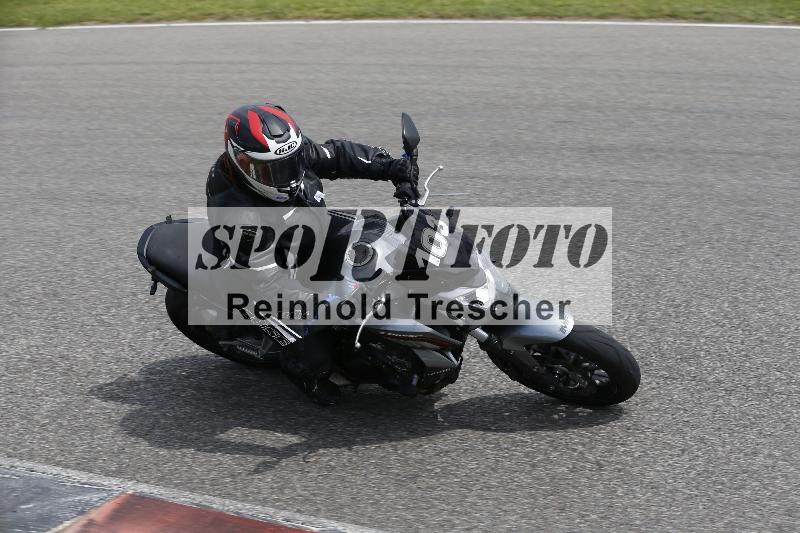 /Archiv-2024/29 12.06.2024 MOTO.CH Track Day ADR/Gruppe blau/103